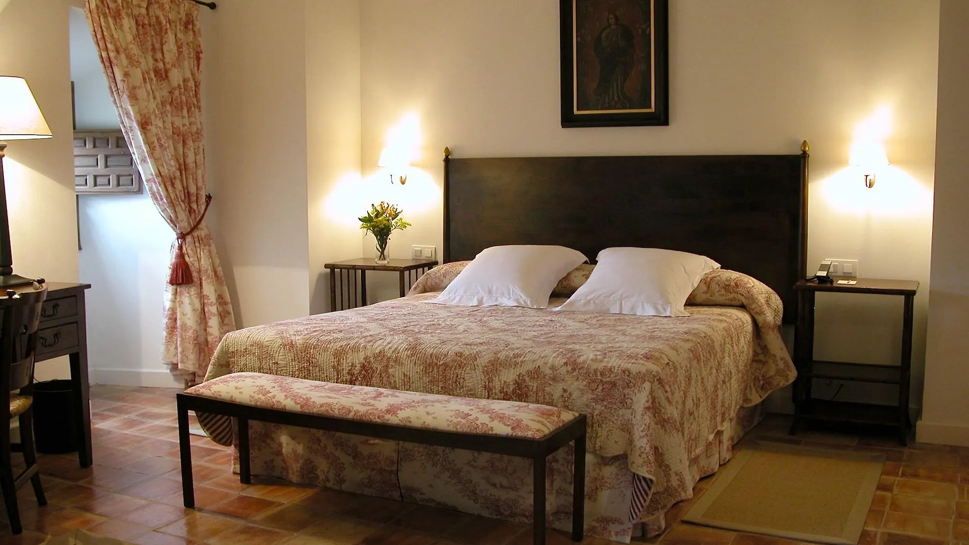 Hotel Puerta De La Luna Baeza 4*,
