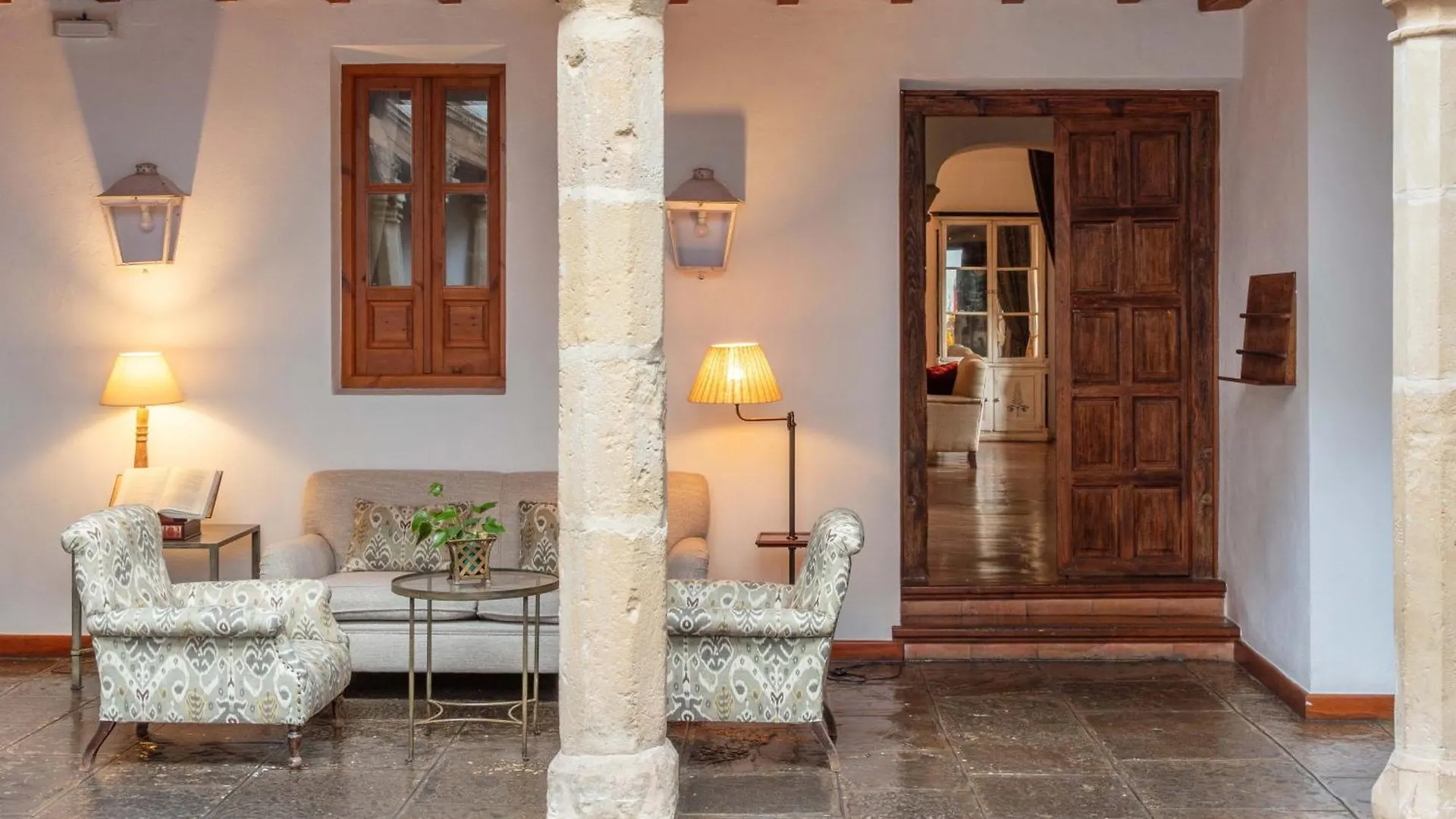 ****  Hotel Puerta De La Luna Baeza Spanje