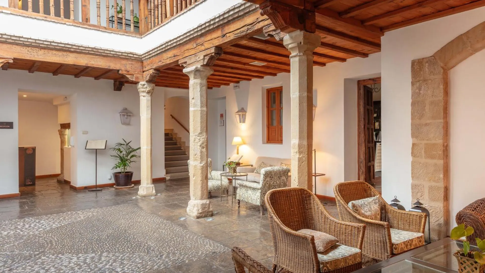 Hotel Puerta De La Luna Baeza