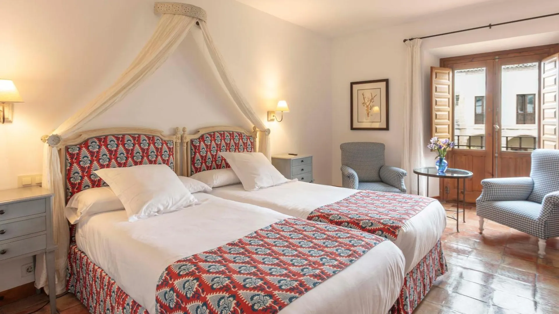 Hotel Puerta De La Luna Baeza 4*,