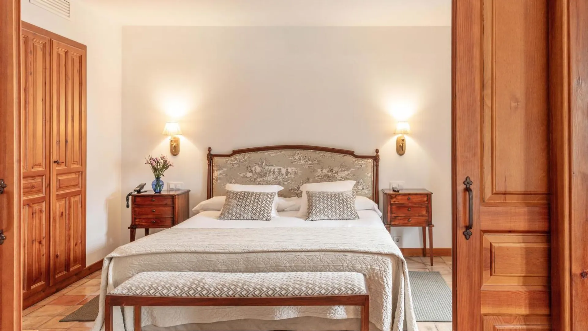 Hotel Puerta De La Luna Baeza 4*,  Espagne