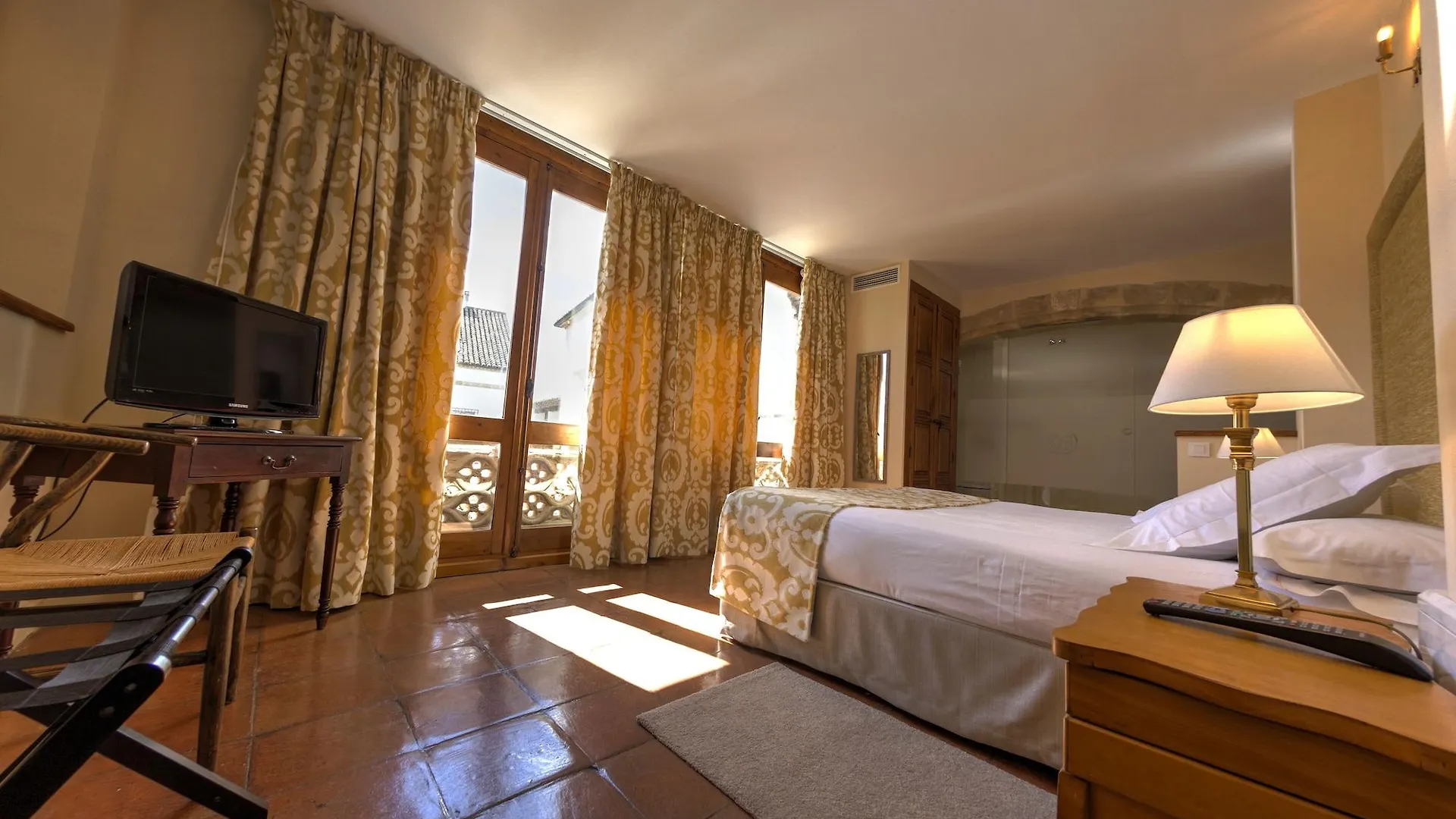 Hotel Puerta De La Luna Baeza